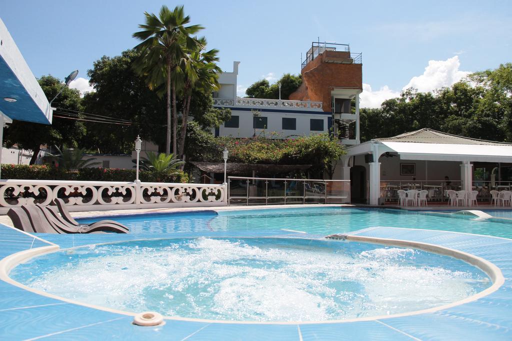 Bosque Hotel Melgar Exterior photo